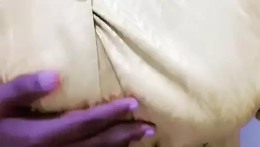 Uzun meme ile büyük göğüsler