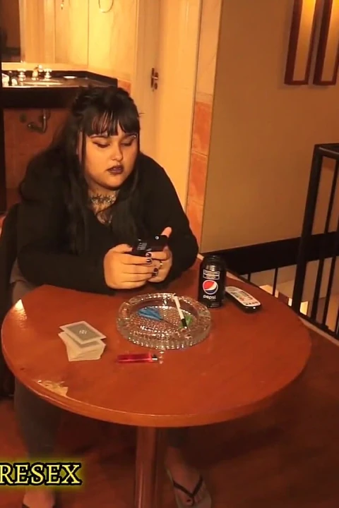 En iyi arkadaşım benimle numaramı kaybediyor ve bana vücuduyla bahsi ödüyor bakış açısı