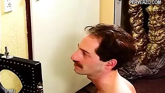 Üçlü seks oyununda BDSM hakimiyeti