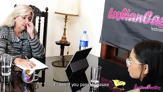Utangaç kızdan çaresiz sürtük