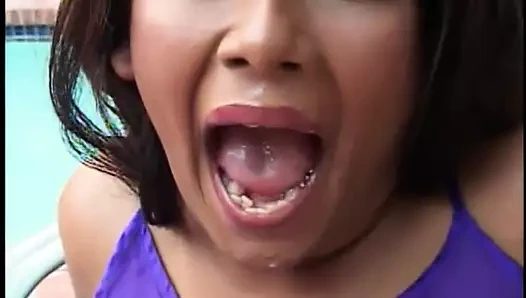 Büyük çük adam seviyor için sikme the tıraş am üzerinde bu egzotik sürtük sonra yalama onu