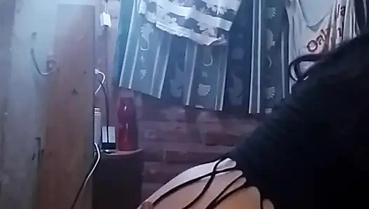 Ateşli götlü harika kız bana gerçekten sert biniyor