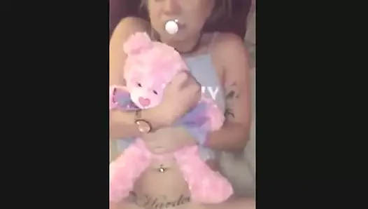 handjob fahişe busty anne fucks genç kızı açık havada pov