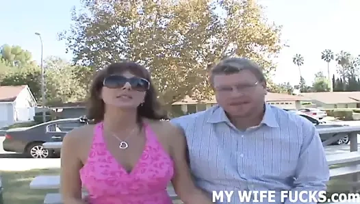 Gerçek bir erkeğin horozunun neye benzediğini görmeni istiyorum