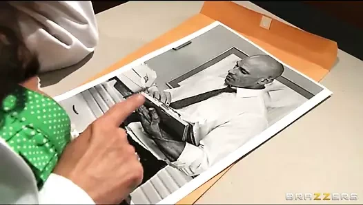 Brazzers - busty doktor sikikleri hastasını üçlü için kullanır