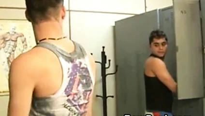 Locker sıcak eyersiz seks