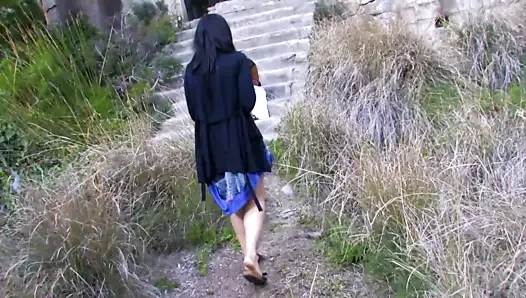 Geniş bir kedi ile bir kaltak!