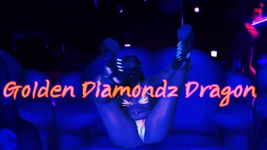 Xh gdd beyler kulüp koltuğu dans öncesi. temmuz 2021