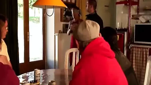 Süper büyük memeli Fransız orta yaşlı seksi kadın sadece nemli amcığı için büyük zenci yarağı alıyor