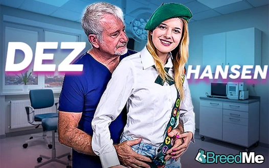 68 yaşındaki doktor sarışın tatlı kızın doğurgan deliğini dolduruyor