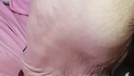 Amcık çok sıkı tüm gücüyle itiyor