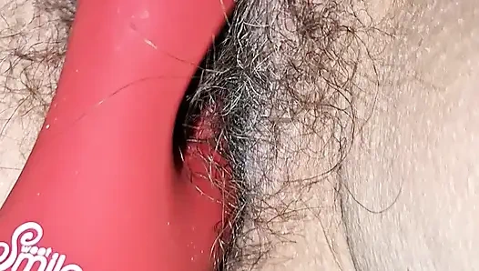 İçine boşaldıktan sonra kıllı amcık oyuncağı