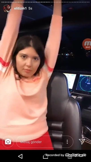 Nihal Candan siyah kilot