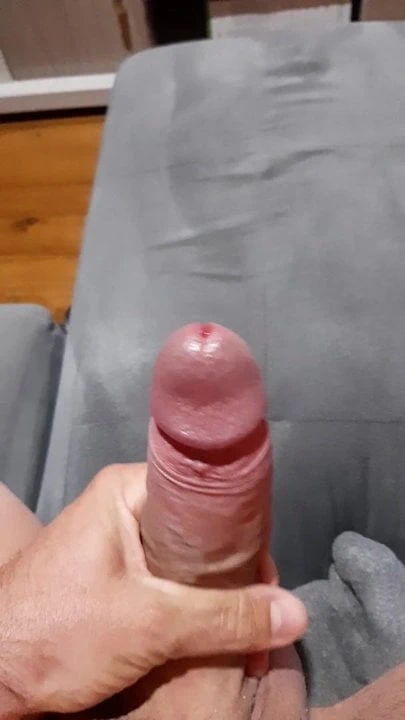 Utangaç küçük çük