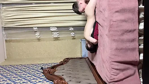 Tüylerinin diken diken olduğunu hissetti