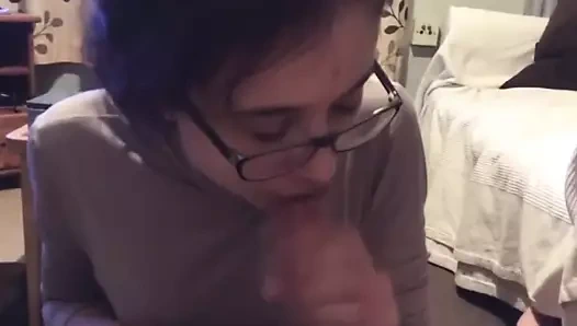 Asosyal kız yarak emiyor bakış açısı