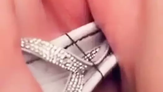 parmak arası terlik kedi içinde