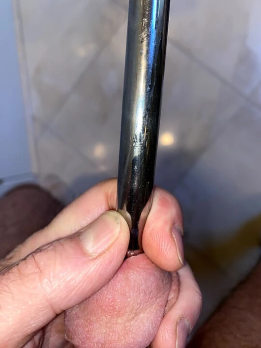 Hegar ses çubuğuyla ses çıkarıyor ve etkileşerek