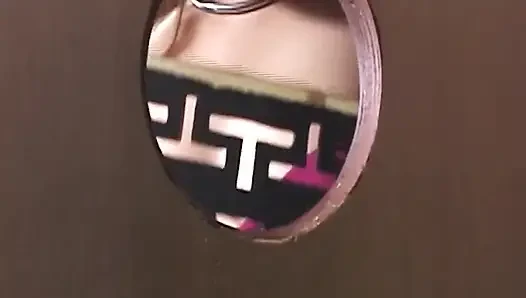 Olgun orta yaşlı seksi kadın zafer deliğinden sert yarak emiyor