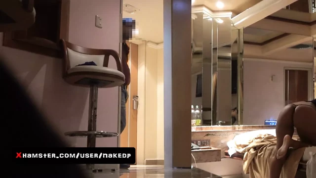 Kapıya tanga veya buttplug ile cevap vermek...
