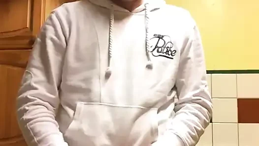 Soyunmak için azgın kamerada boşalıyor