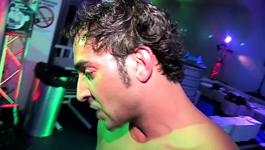 Naty Pink şimdiye kadar gördüğün en mükemmel genç