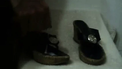 Cum üzerinde arkadaş sandalet