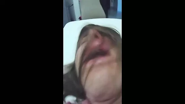 Gerçek aldatma. Evli kadın ve komşu.