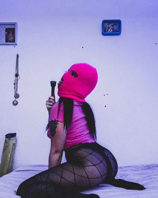 Arkadaşımın erkek arkadaşının yatağında sıkıldım