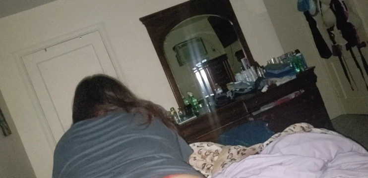 VELUMPMPUSVERO обратная наездница скачет на этом члене, такая мокрая