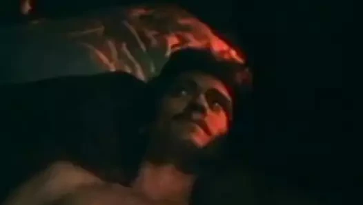 Porno efsaneleri yetmişlerde iyi hissetmek için iniyor