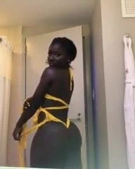 İnanılmaz şişman ganimet koyu tenli kız