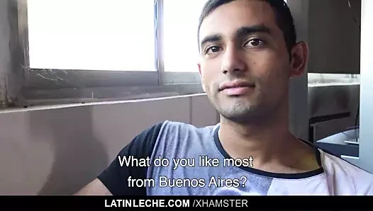 utangaç latin düz adam barebacked üzerinde kamera için para