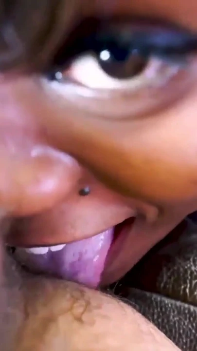 Monae Minyon Esmer Yeni Başlayan Dağınık BJ Susamış Sonunda Spermi Yutuyor! | Klip 1