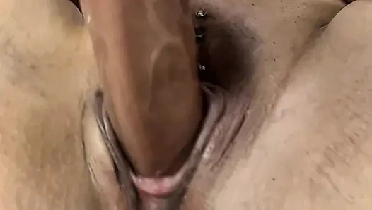 Ona dokunma takıntısı kalın vajinasını spermle derinden dolduruyor