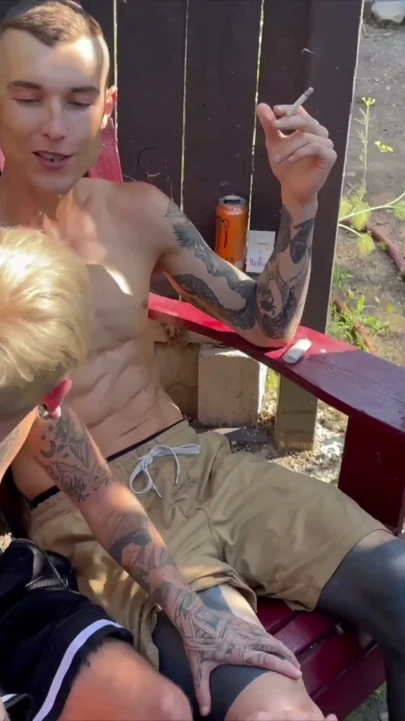 Tutku dolu POV açık hava seks: Hoss Kado, Austin Spears'ın büyük sikini sikiyor - Sarışın FTM Trans Erkek Twink | Klip 1