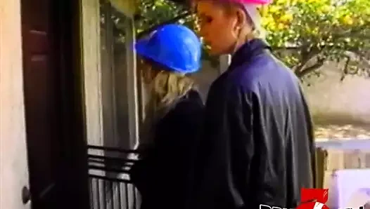 Sapıkça dyke babes strapon kahrolası içinde tatlı üçlü