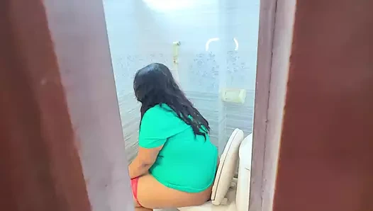 Banyoda sert sikişiyor! - Boşalma