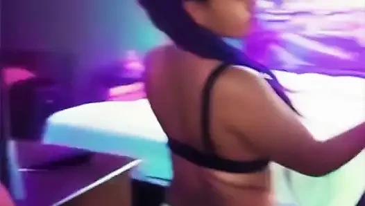 Seksi götlü latin cuma sikiş festivalinde sigara molası veriyor