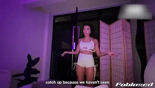 İçeride değil! Spor salonundan sonra komşumu ziyaret ettim ve sonunda seks yaptık