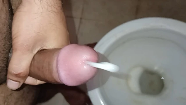 Sert ereksiyon ve spermle sert masterbasyon