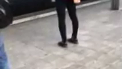 Güzel deri ceketli kız