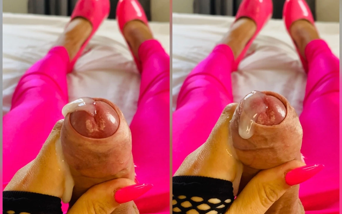 Seksi pembe yüksek topuklu boşalma
