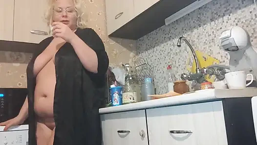 Günlük şeyler yaparken işeme derlemesi