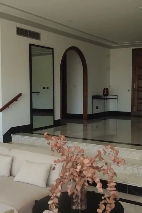 Angelika ve Karina King yasak bir anda yakalandı