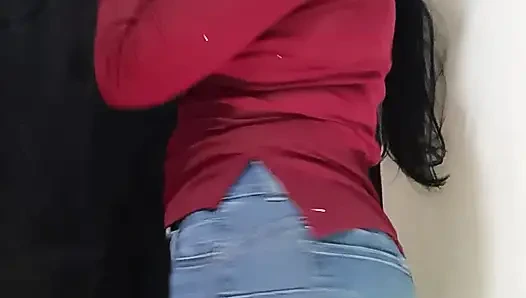 Orta yaşlı seksi kadının kamerada şehvetli olmasının nasıl bir şey olduğunu biliyor musun?