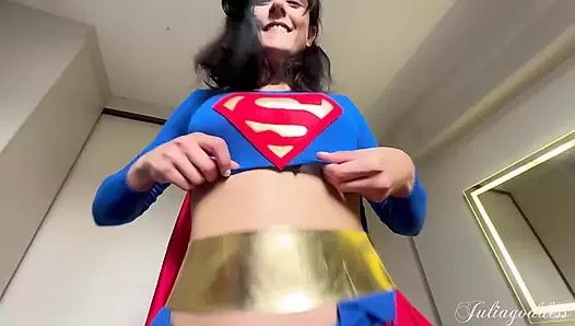 Süper kız büyülendi - hakimiyetten itaate