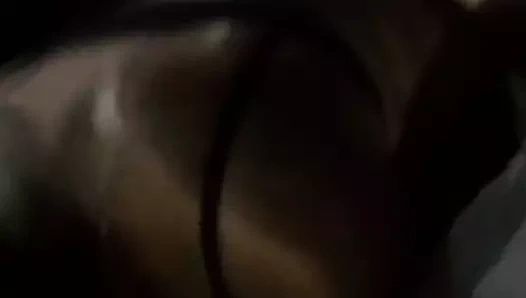 Sürtük emme çük içinde arka koltuk arasında kamyon