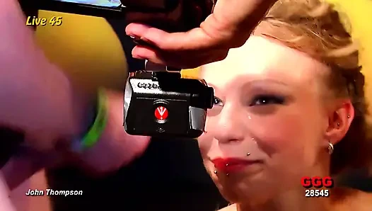 Asyalı Gözlükler Slut Fistets Cunt & Ass To Explode Squirt Fountains!