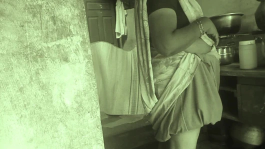 Hintli ev hanımı romantizm yapıyor porno videosu